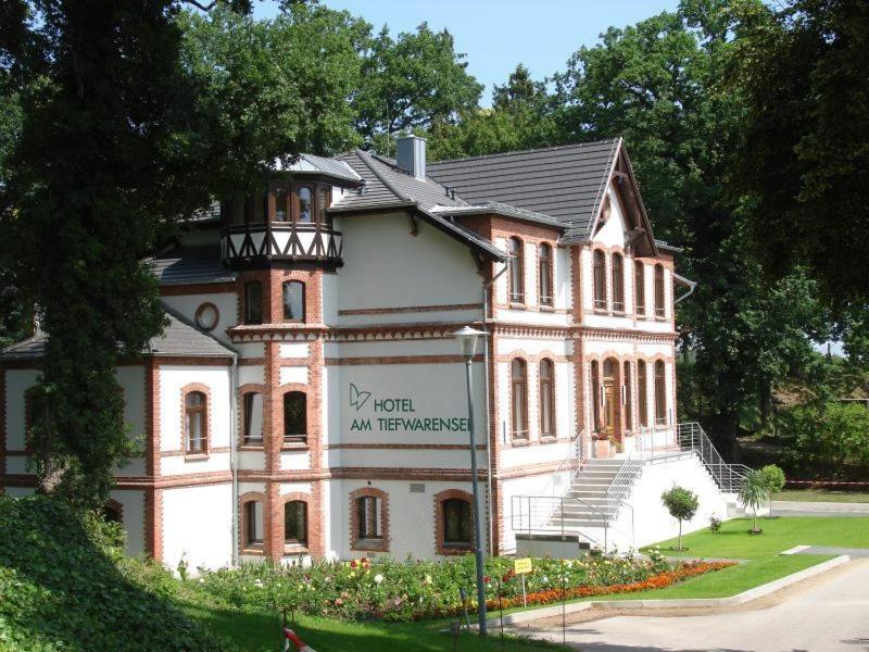 Hotel Am Tiefwarensee Exterior foto